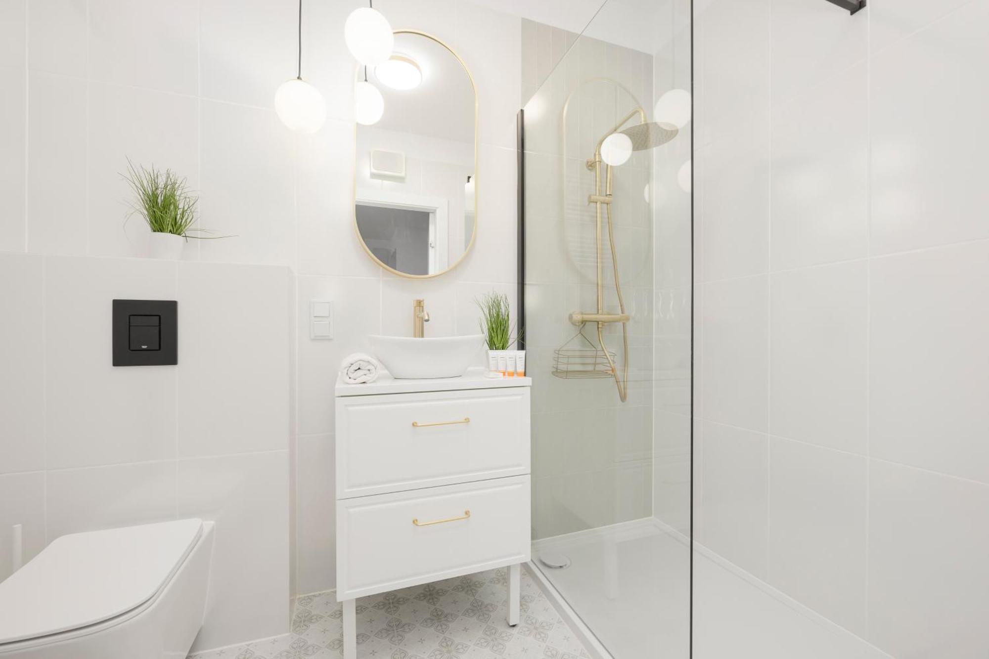Modern With Balcony Near Aleje Jerozolimskie By Renters Apartment